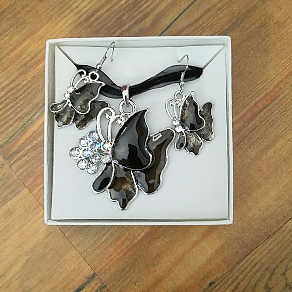 New Necklace and Earring set